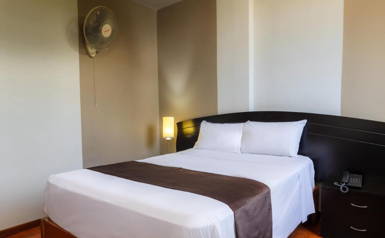 Hotel Portada Del Sol Trujillo Esterno foto