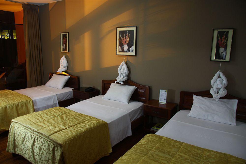 Hotel Portada Del Sol Trujillo Esterno foto